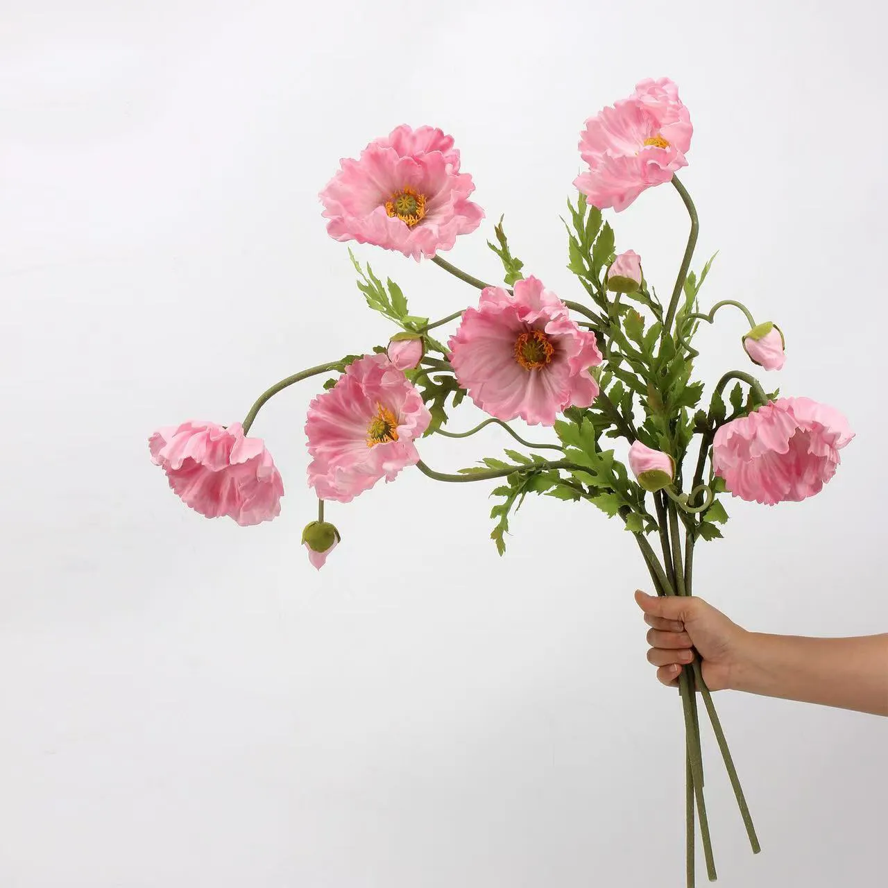 Solutions of silk daisy flower arrangements